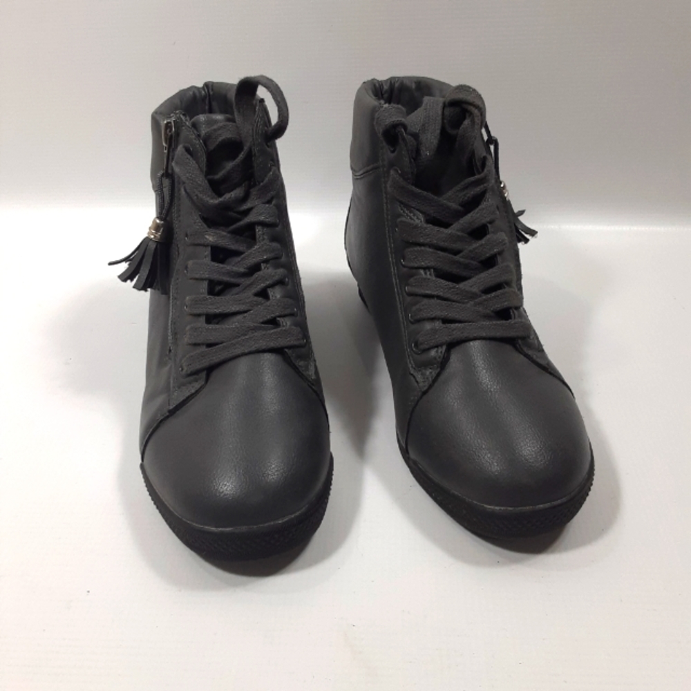Comfortview Glendaly Size 7W Gray Side Zip Lace Up Faux Leather Ankle Boots